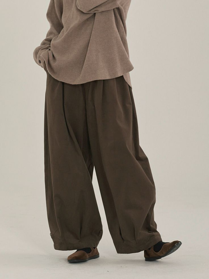 Styling Brown Pants, Balloon Pants Outfit, Tie Up Pants, Stitched Pants, Baggy Dresses, Balloon Pants, Pants Brown, Closet Fashion, Tomboy Fashion