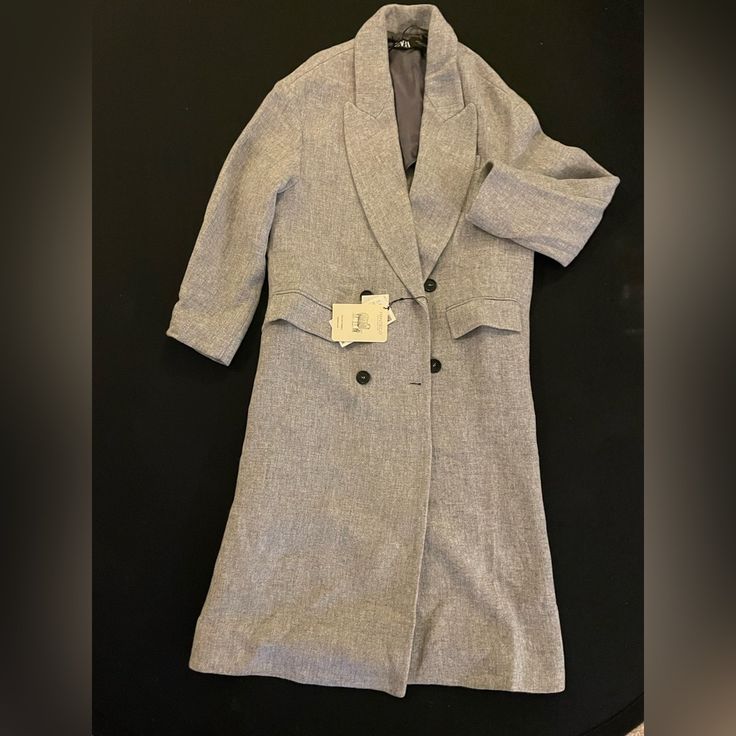 Beautiful Basic Double-Breasted Coat. Slightly Oversize. Marl Medium Gray. Italian Manteco Wool Blend- 42% Wool, 32% Lyocell, 24% Polymide, 2% Other. Partial Lining 100% Viscose. Two Large Front Flap Pockets. Elegant Oversized Outerwear With Lapel Collar, Elegant Double-breasted Linen Outerwear, Business Linen Outerwear, Oversized Long Formal Outerwear, Oversized Long Outerwear For Formal Occasions, Oversized Long Sleeve Formal Outerwear, Chic Linen Outerwear For Business, Chic Oversized Outerwear For Business Casual, Chic Linen Business Outerwear