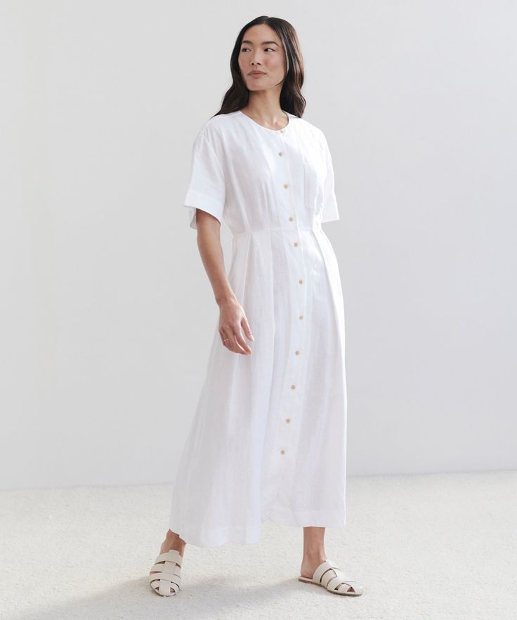 Day Dress WhiteIn soft linen with a lived-in feel, the Day Dress brings a vintage-inspired refinement to your most casual days.100% linen.Made in China. Drop Shoulder Dress, Ladies Day Dresses, Spring Capsule, Jenni Kayne, Dresses Xxl, Day Dress, Made In China, Large Size Dresses, Color Khaki