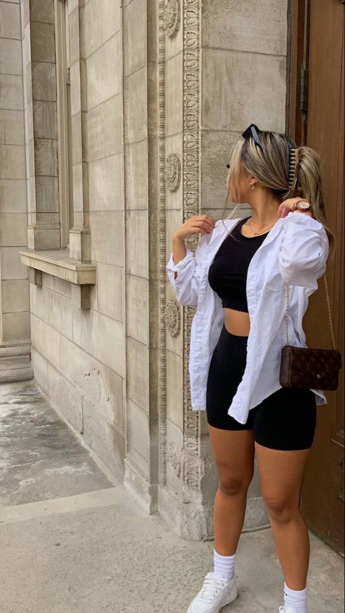 Sushi Outfit Casual, Birthday Clothes Ideas For Women, Bélica Outfit, Cute Park Outfit, Summer Holiday Outfits 2023, Tokyo Japan Outfits Spring, 64 Degree Weather Outfit, Black Spandex Shorts Outfit, Cute Chill Outfits Summer