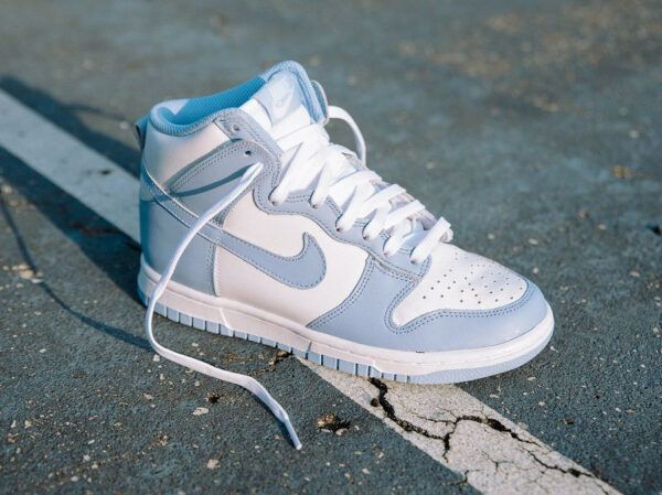 WMNS Dunk High "Aluminum" Dunk High Aluminum, Closet Inventory, Jordan Shoes Girls, Nike Dunk High, High Sneakers, Dunk High, Swag Shoes, Swoosh Logo, University Blue