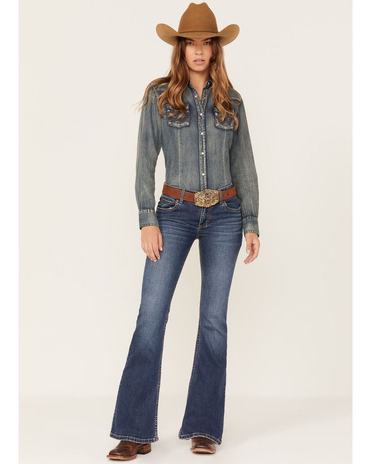 Wrangler Retro Women's Mae Flare Mid Rise Faith Denim Jeans, Blue Riding Jeans, Looks Country, Retro Women, Real Women, Trouser Jeans, Straight Jeans, Western Fashion, Denim Women, Bootcut Jeans