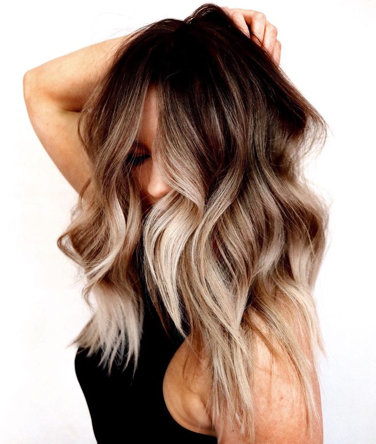 Fall Balayage Blonde Dark Roots, Ombre Hair Color 2023, Fall Blonde And Brown Hair, Balayage Hair Color Ideas Brunettes, Chocolate Brown To Blonde Balayage, Shadow Root Brown To Blonde Balayage, Fall Balayage Blonde Brunette, Blonde Balayage To Brown Balayage, Bold Balayage Brunette