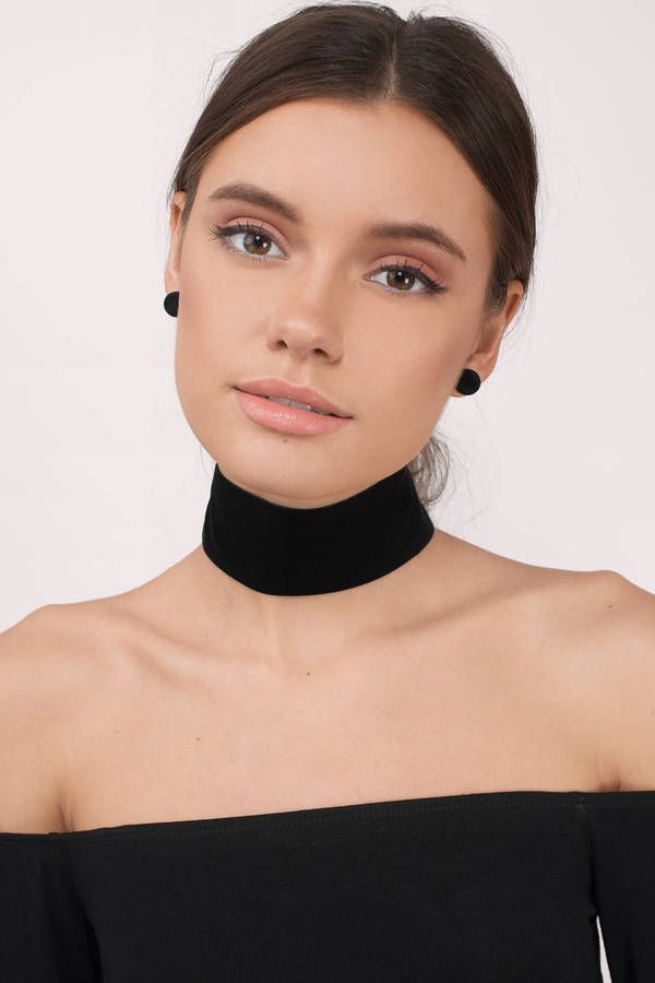 Black Choker Outfit, Womens Night Out Outfits, Scarf Choker, Thick Choker Necklace, Country Music Festival Outfits, Choker Outfit, Thick Choker, Town Outfits, Beautiful Neck