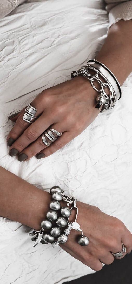 Jewelry Combinations, Chunky Silver Jewellery, Chunky Silver Bracelet, Bracelet Styles, Trending Bracelets, Bracelet In Silver, Classy Jewelry, Jewelry Lookbook, Trendy Jewelry