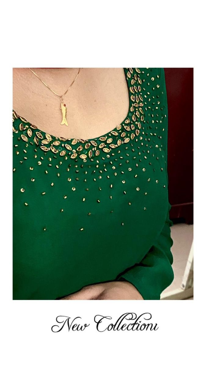 Stone Work Neck Designs, Handwork Dress Design, Green Churidar, Embroidered Outfit, Churidar Neck Designs, Boat Neck Blouse Design, Kurti Embroidery, Hand Work Design, Churidar Designs