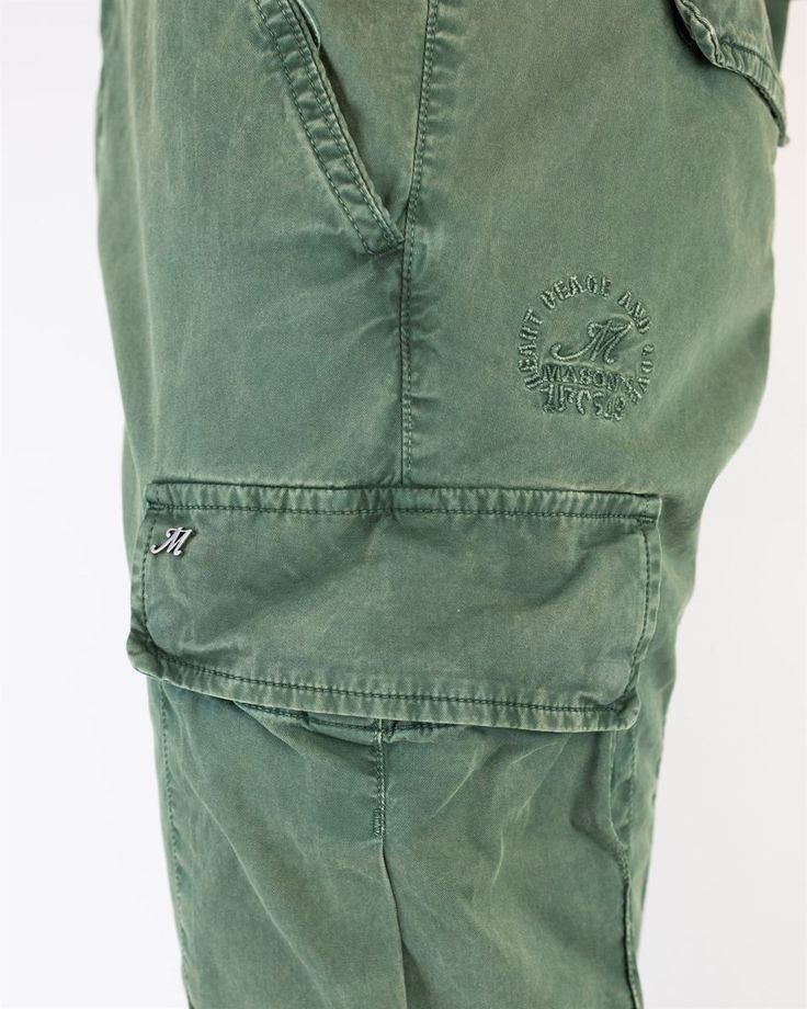 Gender: MenMaterial: 93% COTTON 7% ELASTANEColor: GREENMade in: ImportedProduct ID: 2PN2A2142CBE436076*Import tax/duty will be calculated at checkout (If applicable) Casual Green Cargo Pants With Welt Pockets, Casual Green Bottoms With Welt Pockets, Green Product, Top Designer Brands, High End Fashion, Exclusive Collection, Fashion Item, Tops Designs, Boutique