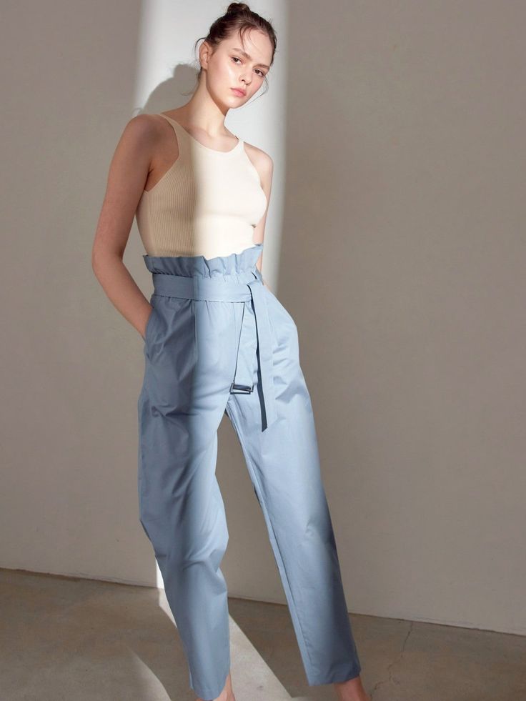 Long 100% cotton trousers. High waisted with ruffle and belt. Model is in MINUSEY ONE SIZE. Please allow 5-12 days shipping when in restocking. * MINUSEY ONE SIZE = EU 34-38, US 2-6* 100% Cotton* Dry clean* Made in Korea - Model Height: 170cm/5'7" (US2, EU34) Belted Trousers, Trousers High Waisted, Square Pants, Blue Trousers, Cotton Trousers, Model Height, Mom Jeans, Trousers, High Waisted