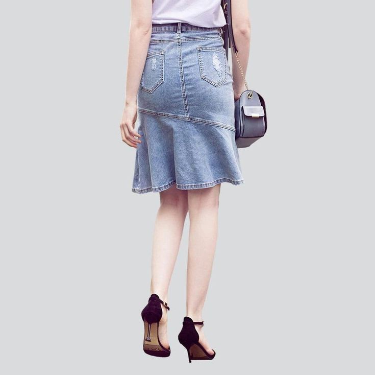 Introducing the 2023 Summer Collection's must-have fashion piece the Knee Length Mermaid Jeans Skirt!Why This Skirt Should Be Your Next PurchaseThis skirt is the perfect blend of street style and elegance, crafted to elevate any look from ordinary to extraordinary. Light wash denim provides a classic look, while the mermaid silhouette and high-waisted fit flatter your figure. The stretchy material ensures comfort and flexibility, while the zipper and button closure provide effortless wear.Distin Mermaid Jeans, Mermaid Fit, Modern Skirt, Womens Denim Skirts, Jeans Street Style, Light Jeans, Jeans Skirt, Denim Color, Style Clothes