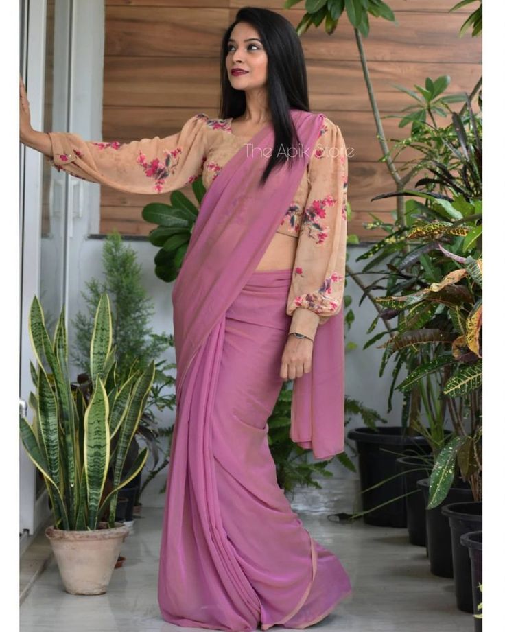 How To Carry Plain Saree With Style!! • Keep Me Stylish Plain Saree With Full Sleeve Blouse, Fullsleeve Blouse Design For Saree, Jorjet Saree Blouse Designs Latest, Different Blouse Designs Long Sleeve, Full Slive Pattern For Blouse, Plain Saree With Designer Blouse Simple, Plain Sarees With Designer Blouse, Classy Sarees Elegant, Blouse Designs For Plain Sarees