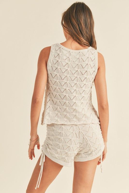 *Top Only Crochet style tank Scallop hemline Open Knit Color: Beige Crochet Style, Elle Magazine, Fashion Fits, Open Knit, Knitted Tank Top, Staple Pieces, Knit Tanks, Crochet Fashion, Soft Knits