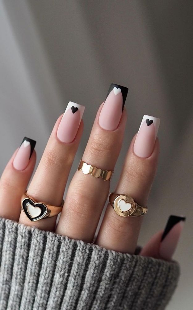 Black And White Nail Designs, Milky Nails, Ootd Instagram, Graduation Nails, Square Nail Designs, Sweater Nails, Lilo Et Stitch, Geometric Nail, White Nail Designs