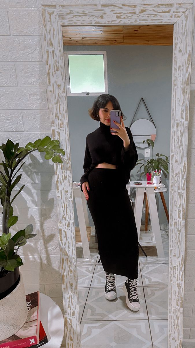 Black Dress Converse Outfit, Black Chunky Converse Outfit, Black Platform Converse Outfit Winter, Skirt Converse Outfit, Black Converse High Tops Outfit, Converse Skirt Outfit, Black Hightop Converse Outfit, Black Converse Outfit Ideas, Lugged Converse Outfit