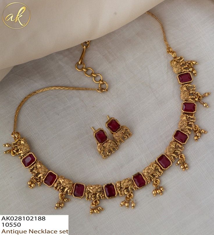 Antique Choker Designs Simple, Chocker Gold Designs, Gold Earrings Fancy, Necksets Gold Designs, Rubi Jwellary, Traditional Necklace Designs, Simple Necklace Designs Gold Indian, 20gms Gold Necklace Designs, Simple Necklace Gold Indian