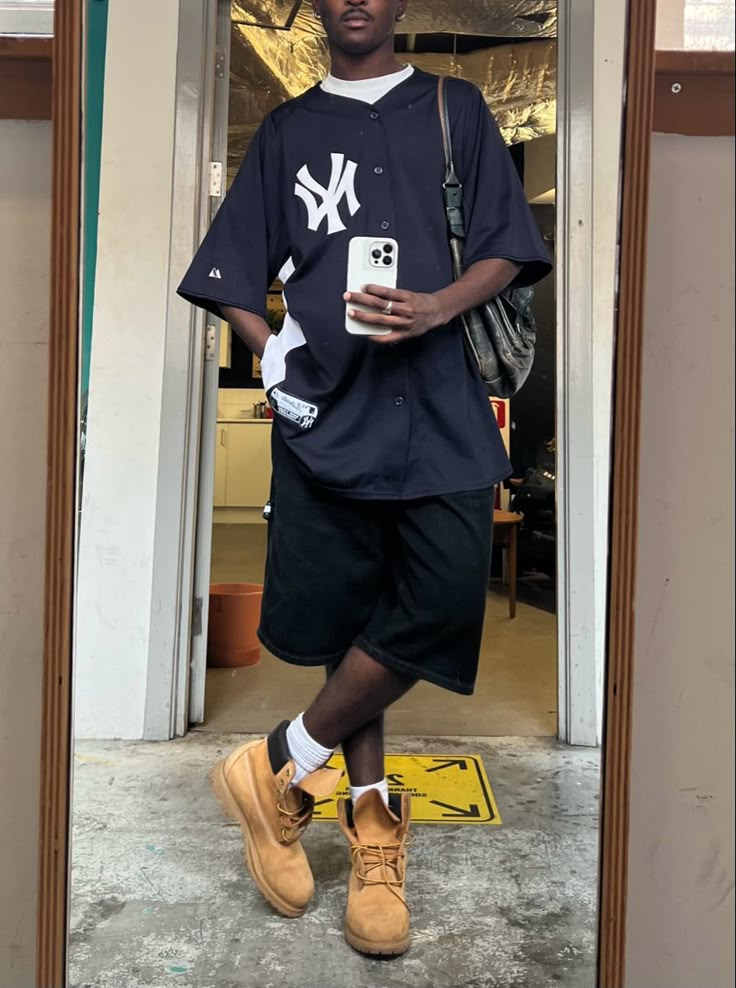 Yankee Jersey Outfit Men, Timberland Boots Outfit Jorts, Timbs Outfit Men Summer, Timbs Outfits Streetwear, Oversized Jersey Outfit Men, Baggy Jorts Outfit Idea Men, Yankees Jersey Outfit, Jorts Timberlands, Jersey And Jorts Outfit