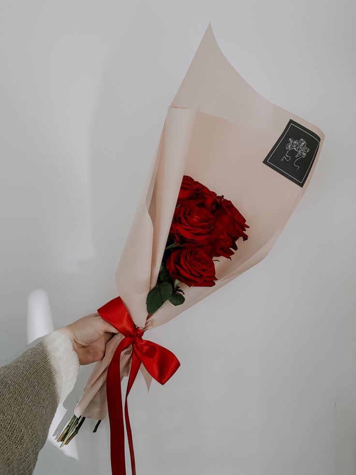 Croatia, Zagreb, flowershop product.
Red roses, gift for loved one 3 Red Roses Bouquet, Flower Bouquet Simple Gift, Small Red Flower Bouquet, 3 Roses Bouquet Simple, Simple Rose Bouquet Gift, Valentine Flowers Bouquet Romantic, Flower Bouquet Small Simple, Red Roses Bouquet Gift Birthday, Simple Red Rose Bouquet