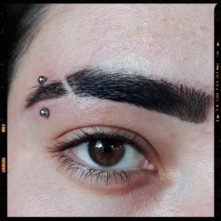 Eyebrow Piercing Eyebrow Piercing Hoop, Eyebrow Piercing Men, Eyebrow Cut, Eyebrow Piercing Jewelry, Eyebrow Slits, App Filter, Girl Skater, Black Eyebrows, Face Piercings