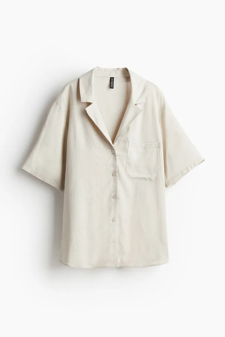 Airy Resort Shirt - Short sleeve - Long - Light beige - Ladies | H&M US 5 Beige Camp Collar Shirt For Spring, Linen Tops With Button Closure For Vacation, Summer Relax Fit Buttoned Tops, Beach Cotton Tops With Collared Neckline, Vacation Button-up Top With Pockets, Button-up Tops With Pockets For Vacation, Summer Workwear Collared Camp Shirt, Summer Workwear Camp Shirt With Collar, Summer Collared Camp Shirt For Workwear