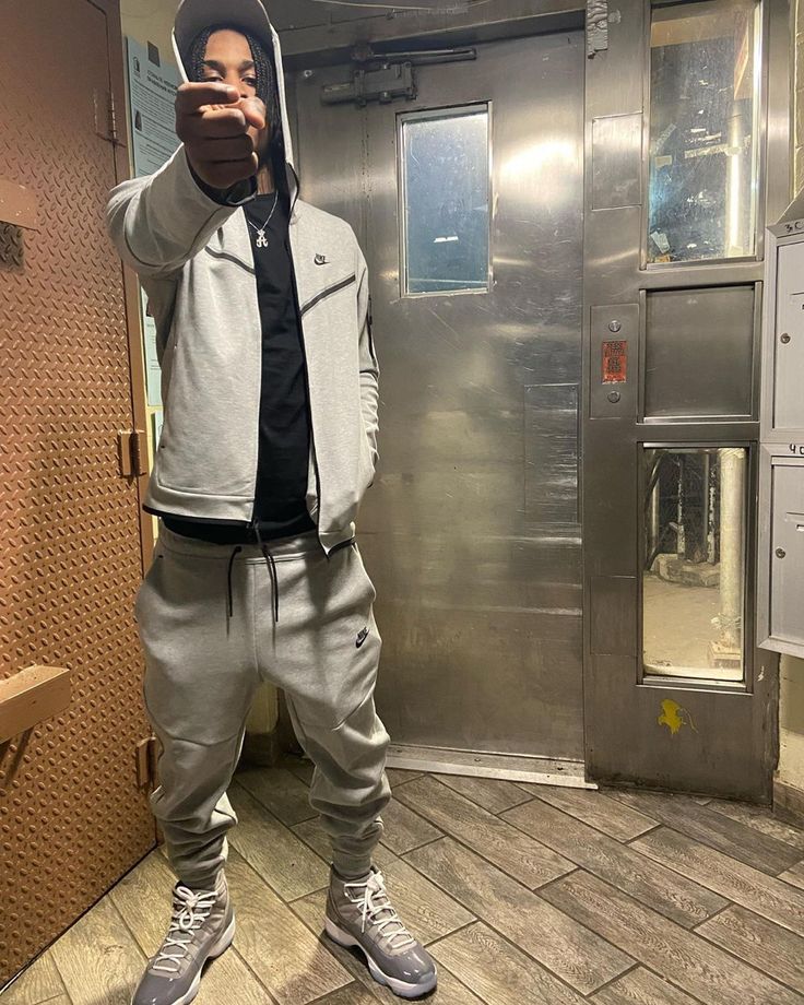 Jordan 11s Outfit Women, Jordan 11s Outfit, Tech Outfit, Mens Clothing Trends, Jordan 11 Outfit, Jordan 11 Cool Grey, Drip Fits, Guy Fits, Rapper Outfits