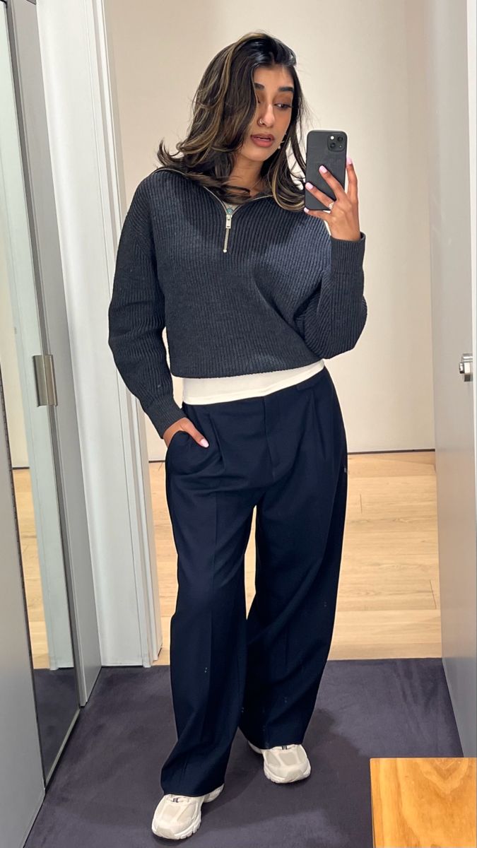 Outfit Inspo University, Makeup Interview, Interview Outfit Business Casual, Quarter Zip Outfit, Aritzia Aritzia, Mirror Selfie Outfit, Outfit Trousers, Clothing Preppy, Zipper Outfit