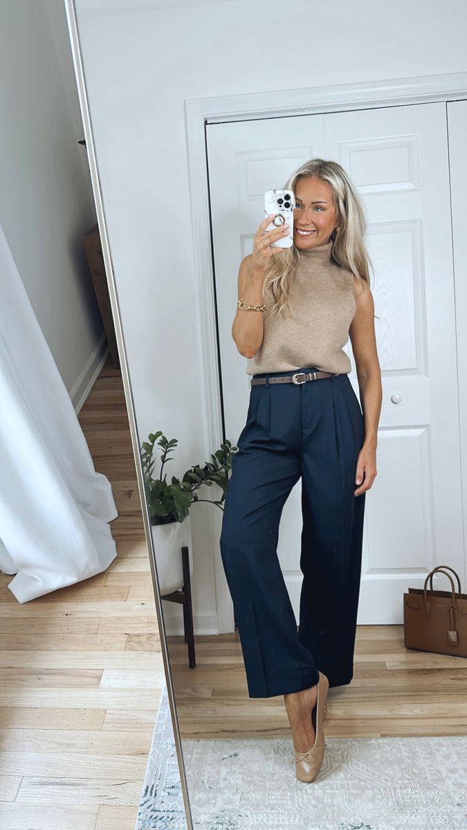 Navy Pant Work Outfit Women, Women’s Business Work Outfits, Womens Tradeshow Attire, Chic Professional Outfits, Work Outfits Fashion Industry, Dark Jean Work Outfit, Casual Slacks Women, Easy Business Professional Outfits, High End Professional Outfit