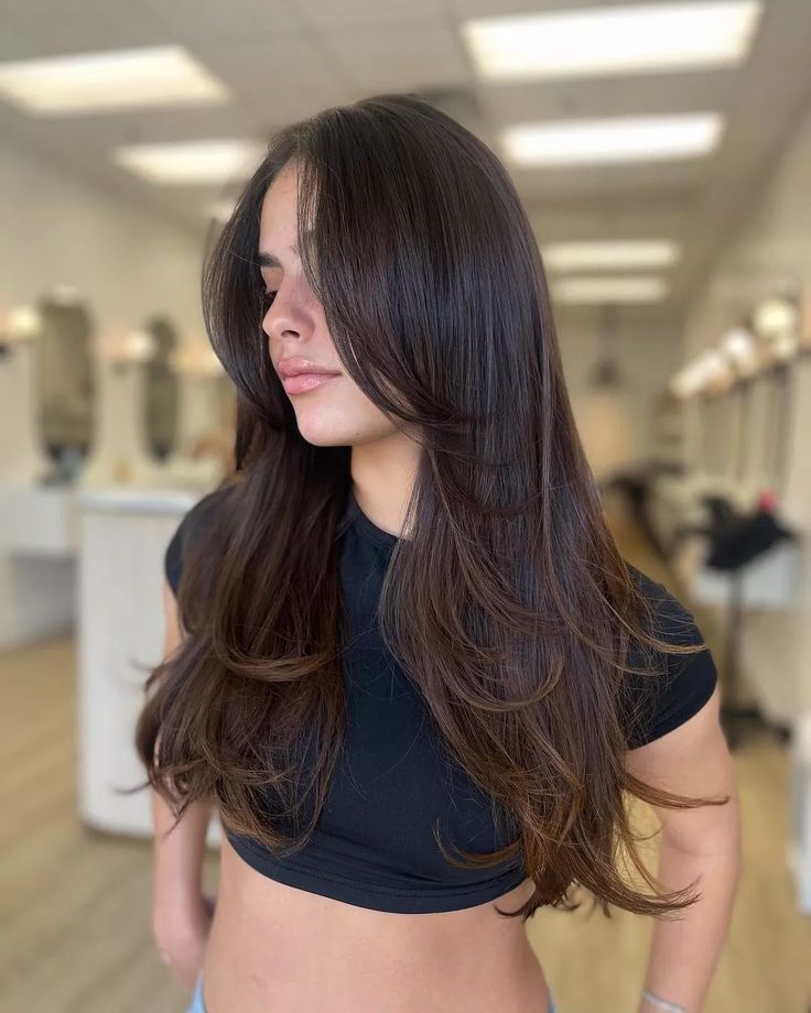 The 35 Best Haircut Ideas for Long Hair Layers For Straight Hair, Haircuts For Long Hair Straight, Haircut Ideas For Long Hair, Long Hair Cuts Straight, Ideas For Long Hair, Rambut Brunette, Haircuts For Long Hair With Layers, Fixing Spray, Brown Hair Looks