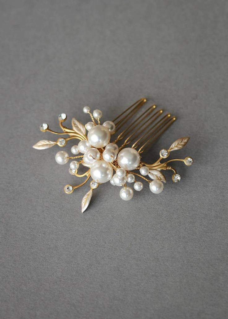 11 Celestial inspired wedding accessories_Starburst comb Pearl Bridal Comb, Veil Crystal, Pearl Hair Comb, Wedding Comb, Pearl Hair Combs, Crystal Hair Pins, Crystal Headpiece, Bridal Comb, Bride Hair Accessories