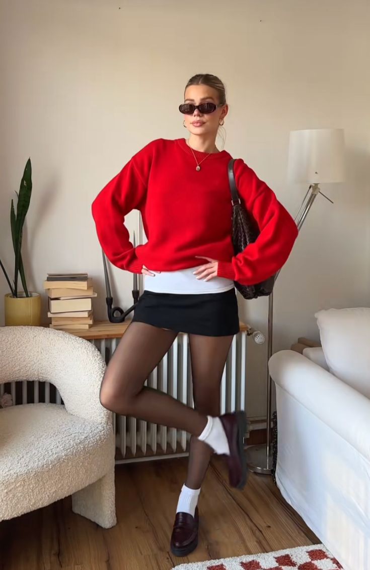 Red Skirt Winter Outfit, Dark Red Outfit Ideas, Red Skirt Outfit Winter, Red Loafers Outfit Women, Red Tennis Skirt Outfit, Red Socks Outfit, Cute Tennis Outfits, Cargo Pants Aesthetic, Outfits With Shorts