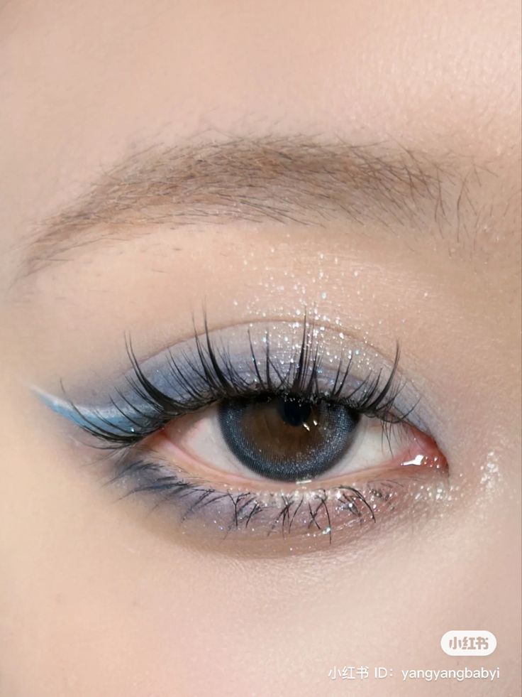 Prom Make Up For Blue Eyes Full Face, Natural Make Up Ideas For Blue Eyes, Blue Eye Makeup Asian, White And Blue Eye Makeup, Watercolor Eye Makeup, White Hair Blue Tips, Enchanted Eye Makeup, Makeup For Quinceanera Blue, Light Blue Eye Makeup Simple