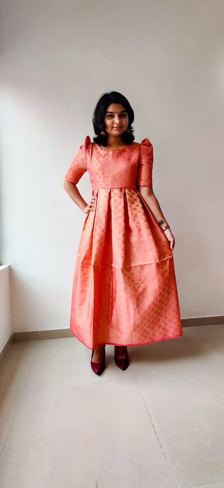 Brocade kurti #box pleat #puff #sleeve Puff Sleeve Churidar Top, Pleated Sleeves Design For Kurtis, Puff Kurti Designs, Pleated Puff Sleeve Blouse, Puff Sleeve Salwar Suit, Puff Sleeve Churidar, Box Pleat Frock For Women, Puff Sleeve Salwar, Pleated Puff Sleeve Blouse Indian