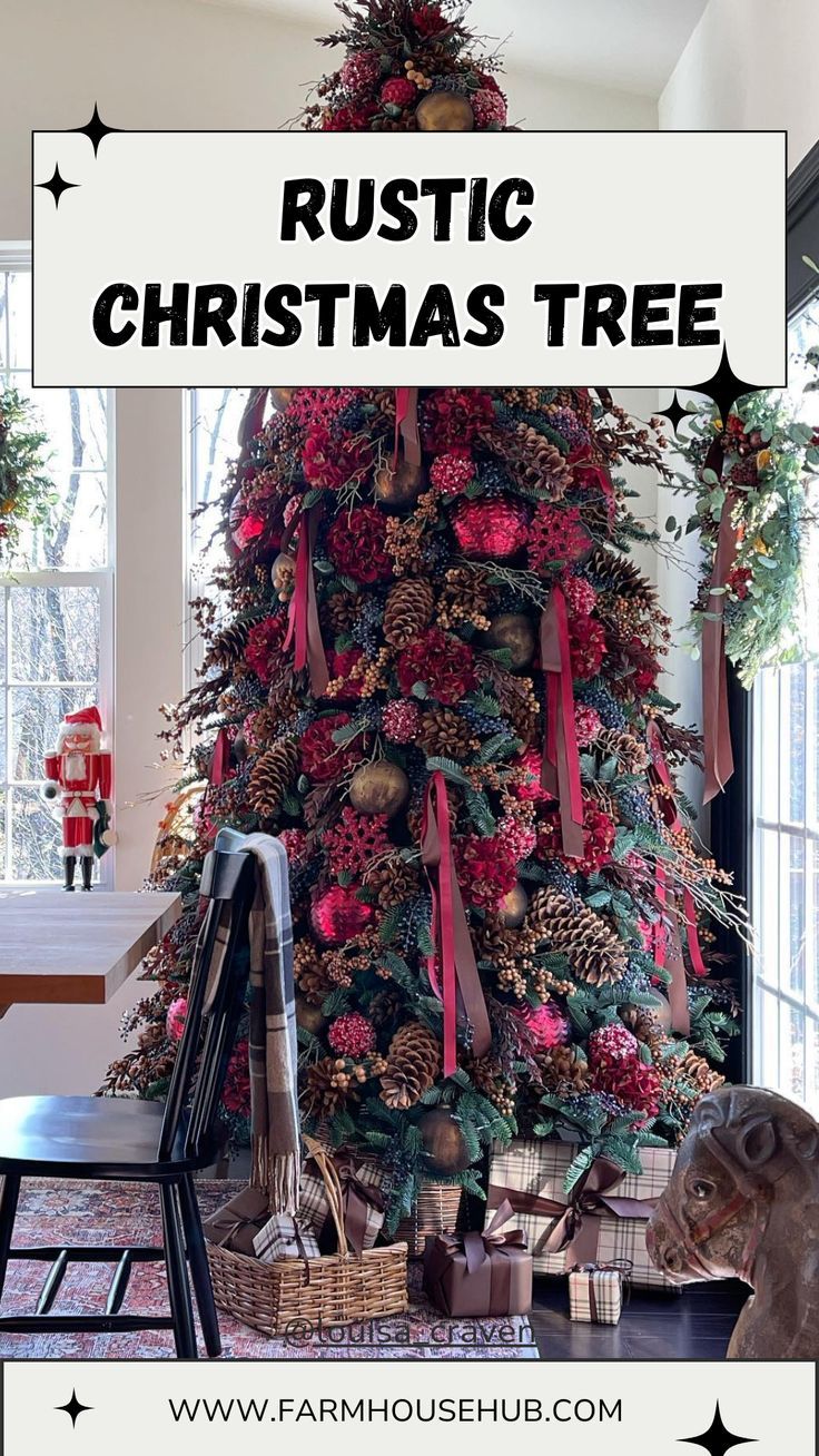 Rustic Christmas Tree Ideas Burgundy Floral Arrangements, Creative Christmas Tree Ideas, Rustic Christmas Tree Decor, Rustic Christmas Tree Ideas, Natural Christmas Tree, Christmas Tree Decorating Ideas, Tree Decorating Ideas, Red And Gold Christmas Tree, Gold Christmas Tree Decorations