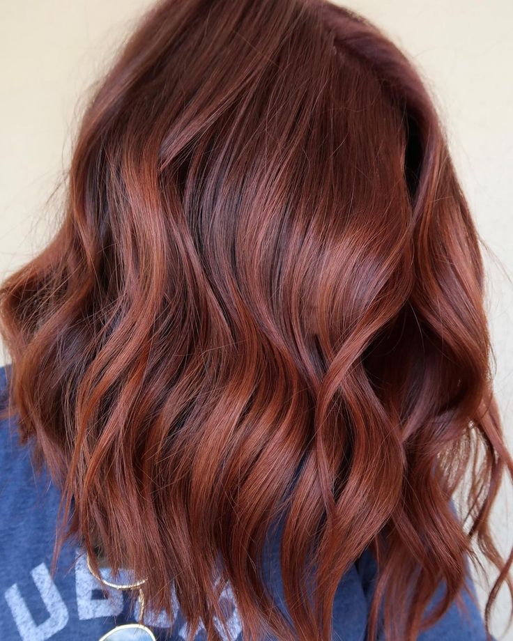 15 Luscious Auburn Hair Color Ideas - The Right Hairstyles Long Haircut With Layers, Autumnal Hair, Auburn Hair Colors, Light Auburn Hair Color, Dark Auburn Hair Color, Auburn Red Hair, Auburn Hair Color, Light Auburn Hair, Dark Auburn Hair