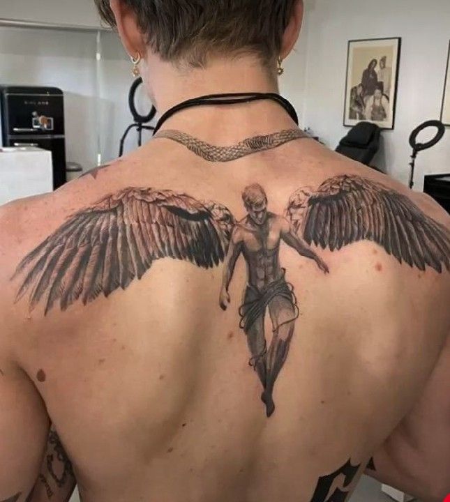 Back tattoo | Men's back tattoo | Angel tattoo 
Wings tatoo Back Tattoos For Guys Upper, Angel Wings Tattoo On Back, Angel Back Tattoo, Inside Of Arm Tattoo, Wing Tattoos On Back, Wing Tattoo Men, Roman Tattoo, Tattoo Angel, Upper Back Tattoos