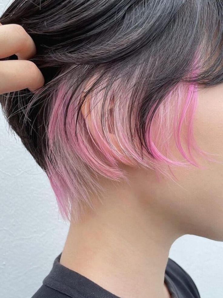 Pink Peekaboo Highlights for Short Hair Highlights For Short Hair, Pink Peekaboo Highlights, Blonde Peekaboo Highlights, Pink Peekaboo, Pink Short Hair, Short Purple Hair, Purple Hair Highlights, Ideas For Black Hair, Long Hair Highlights