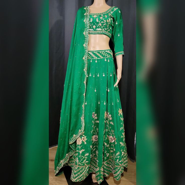 Beautiful hand embroidered green lehenga. Green Saree Set For Reception, Green Sharara For Reception And Navratri, Designer Embroidered Green Sharara, Green Embroidered Sharara, Green Sets For Eid Reception, Green Sets For Reception And Eid, Designer Green Sharara With Intricate Embroidery, Fitted Green Embroidered Sets, Festival Green Sharara With Intricate Embroidery