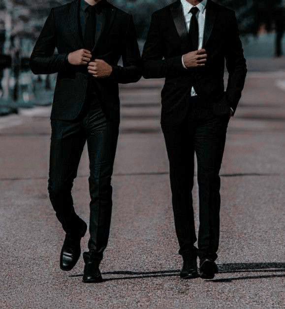 Aesthetic mafia men Rich Brothers Aesthetic, Mafia Brothers Aesthetic, Roy Family, Men In Suits, Gentleman Aesthetic, Twisted Series, Dark Romance Books, Aesthetic Guys, Two Men