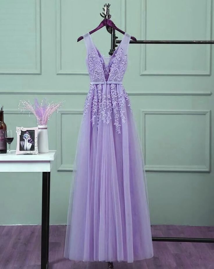 تول فساتين الحفلات بطول الأرض Lavender A-line Wedding Dress, Purple A-line Evening Dress For Bridesmaids, Lavender Party Dress With Sweep Train, Lavender Dress With Sweep Train For Party, Purple A-line Wedding Evening Dress, Purple A-line Evening Dress For Banquet, Purple A-line Banquet Dress, Purple A-line Dress For Banquet, Lavender A-line Prom Dress