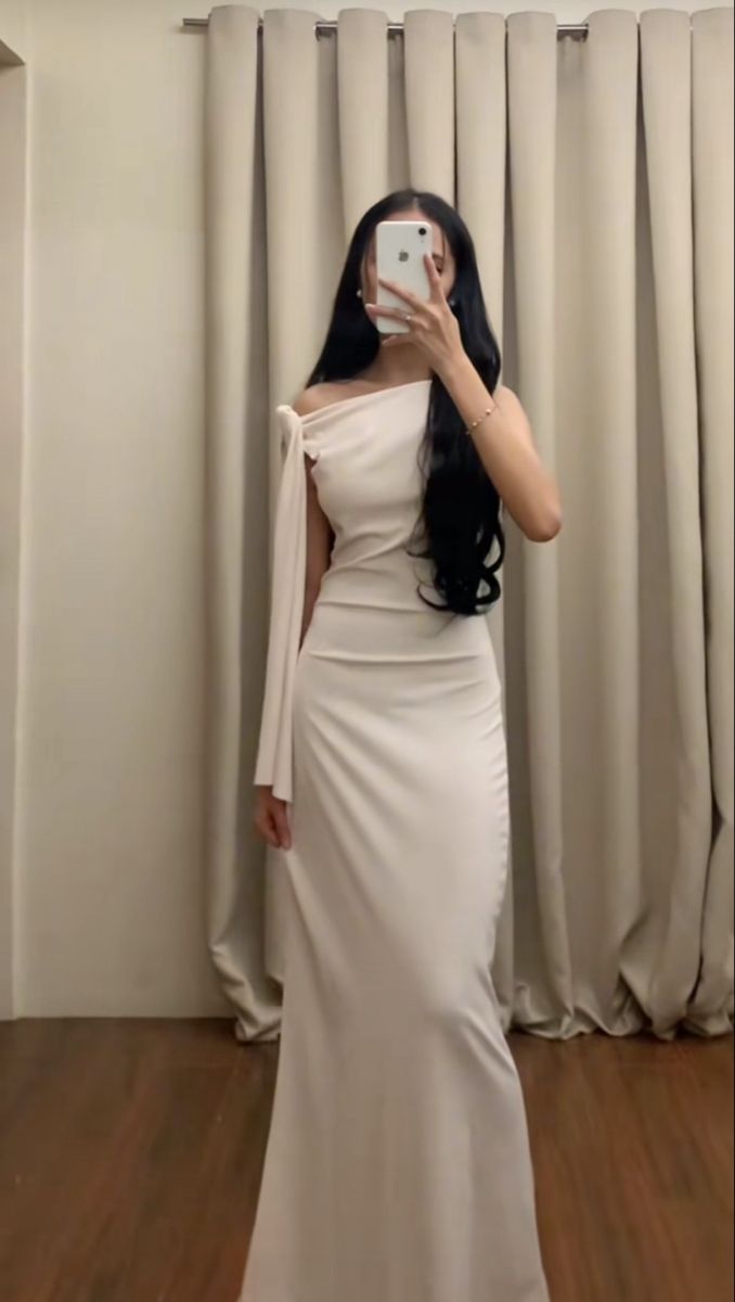 Maxi Dress For Farewell, Aesthetic Evening Gown, Classy Outfits For Dinner Party, White Silky Dress Long, Simple Beautiful Dresses, White Satin Dress Aesthetic, Long White Graduation Dress, Satin Full Sleeve Dress, Hijabi Satin Dress