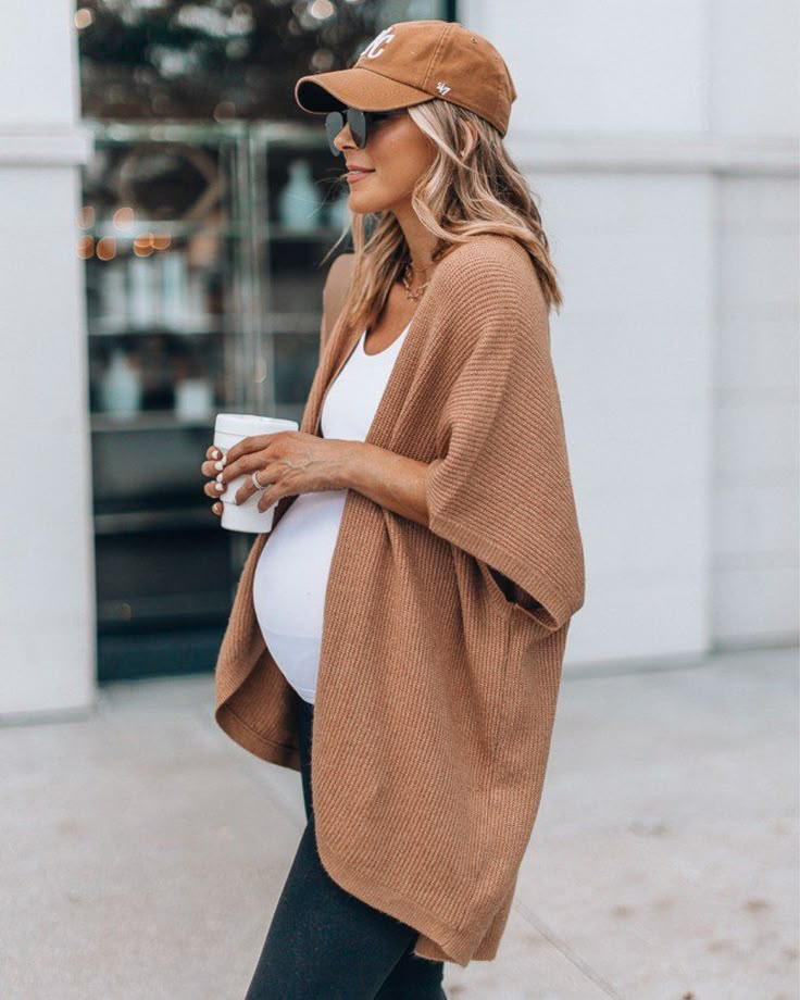 20 Maternity Outfits at All price Points - Cella Jane Pregnancy Outfits Casual, Maternity Capsule Wardrobe, Spring Maternity Outfits, Fall Maternity Outfits, Casual Maternity Outfits, Winter Maternity Outfits, Trendy Maternity Outfits, Spring Maternity, Preggo Fashion