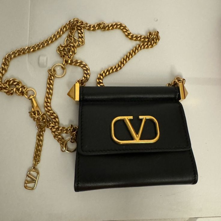 New . In Box With Tag Evening Wallet On Chain With Metal Logo, Rectangular Evening Wallet On Chain With Metal Logo, Gold Crossbody Wallet For Evening, Luxury Rectangular Wallet On Chain As Gift, Elegant Rectangular Wallet As Fashion Accessory, Chic Gold Wallet On Chain Gift, Chic Gold Wallet On Chain As Gift, Designer Rectangular Wallet On Chain For Evening, Chic Wallet On Chain With Chain Strap For Gift