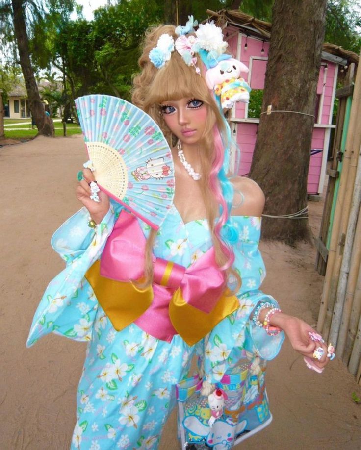 Japanese Gyaru Fashion, Blue Gyaru, Manba Gyaru, Gyaru Girl, Japanese Gyaru, Gyaru Aesthetic, Gyaru Makeup, Estilo Harajuku, Kei Visual