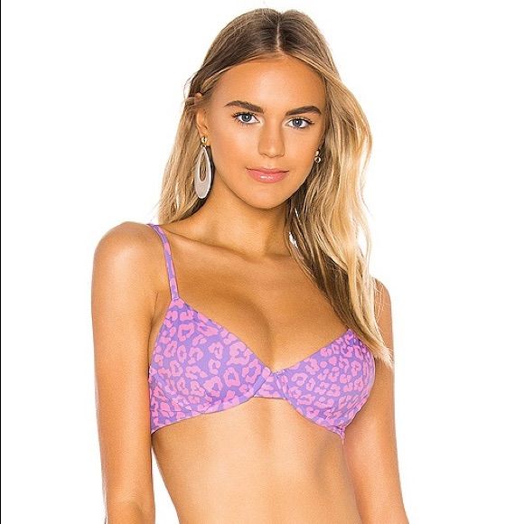 Underwire Cups Adjustable Shoulder Straps Casual Underwire Swimwear For Vacation, Casual Underwire Swimwear For Beach Season, Casual Underwire Swimwear For Poolside, Trendy Padded Swimwear For Beach Season, Trendy Swimwear With Built-in Bra, Trendy Fitted Summer Bra, Summer Swimwear With Padded Cups For Beach Party, Trendy Padded Swimwear For Vacation, Purple Underwire Swimwear For Summer