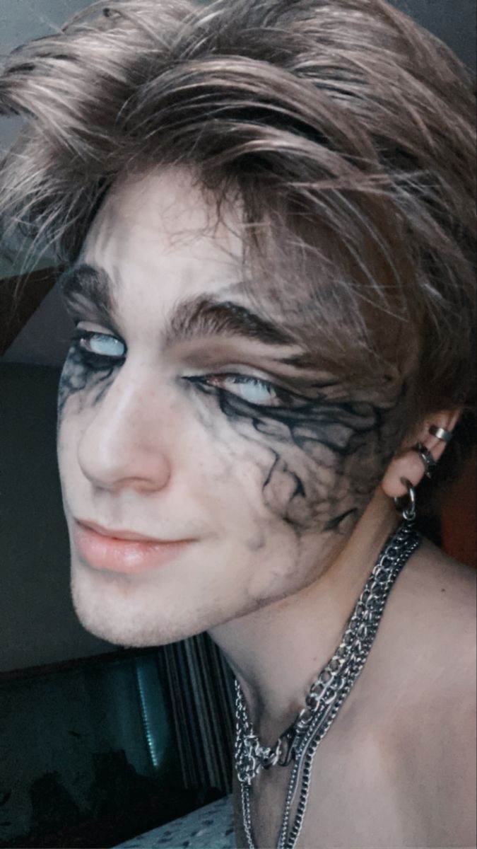 Boy Makeup Looks, Possessed Makeup, Raven Makeup, Makeup Ideas Wedding, Natural Makeup Ideas, Halloweenský Makeup, Monster Makeup, Serious Face, Drag Make-up