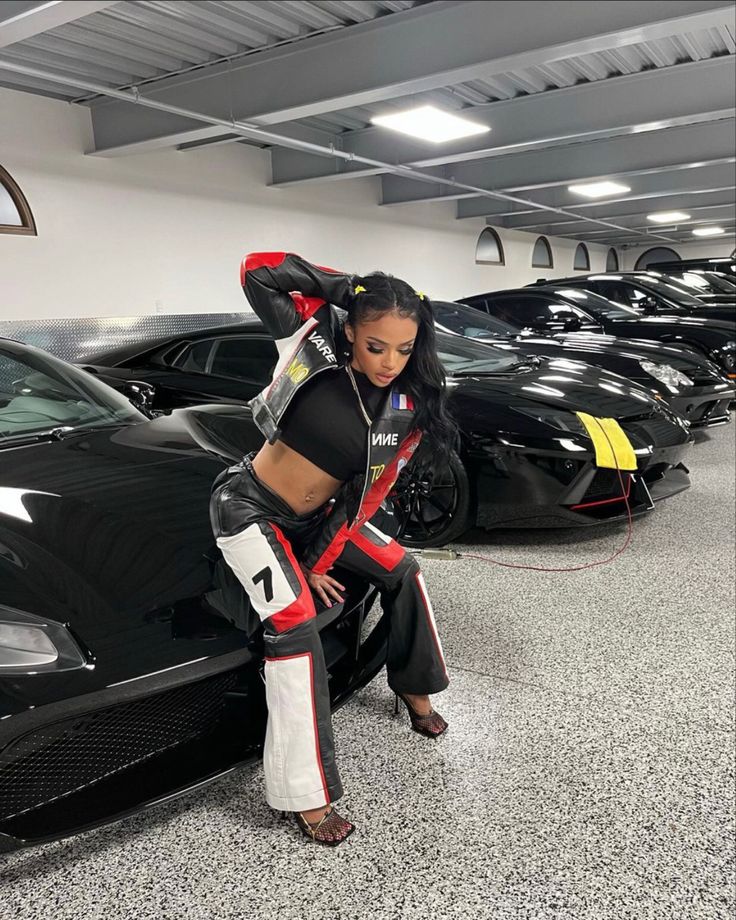 Yaya Mayweather, Cheerleading Hairstyles, Sports Bikes Motorcycles, Sporty Chic, Gigi Hadid, Fitness Inspo, Cheerleading, Hairstyles, Street Wear