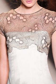 1000+ ideas about Water Soluble Fabric on Pinterest | Machine ... Detail Couture, Mode Tips, Fashion Week Spring 2014, Couture Mode, Lela Rose, Looks Street Style, Design Textile, Textiles Fashion, 가을 패션