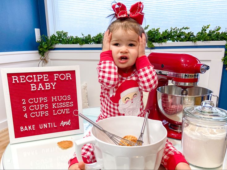 Creative christmas themed baby announcement idea for second baby. Christmas cookies. Letter board baby announcement. Baking preganancy announcement. Oh no baby number 2. Big sister. Baby brother. Baby sister. Baby on the way Baking Pregnancy Announcement, Brother Christmas Card, Baby Number 2 Announcement, Card Outfit, Christmas Card Pregnancy Announcement, Sibling Baby Announcements, Holiday Baby Announcement, Valentines Baby Announcement, Baby 2 Announcement