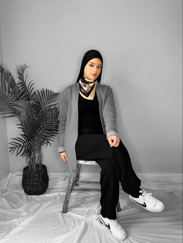 Hijabi Outfits, Nike Cortez, Hijab Outfit, Normcore, Street Style, Nike