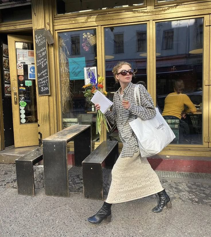 Marie Wez, Psychologist Outfit, Future Teller, Street Style Art, 90s High Fashion, Ugly Clothes, Make Up Aesthetic, Outfit Ideas Vacation, Chaotic Energy