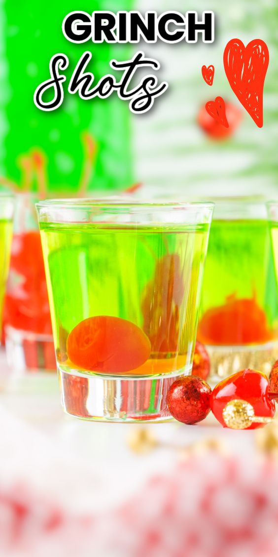 grinch shots on christmas decorated table Grinch Shots, Holiday Shot Recipes, Mini Beer Shots, Easy Christmas Drinks, Christmas Cocktails Easy, Peppermint Martini, Christmas Shots, Adult Beverages Recipes, Der Grinch