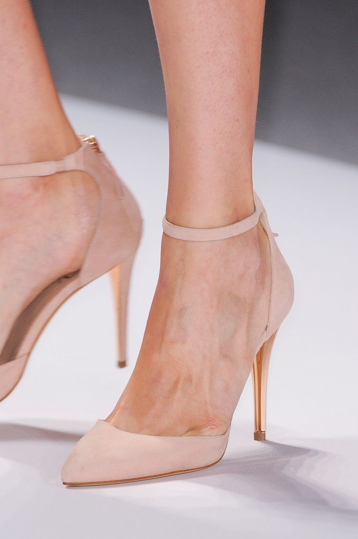 Nude Wedding Shoes, Nude Wedding, Wedding Shoes Sandals, High Heels Classy, Mode Shoes, Dr Shoes, Shoes Heels Classy, Footwear For Women, Fashion Week Spring 2014